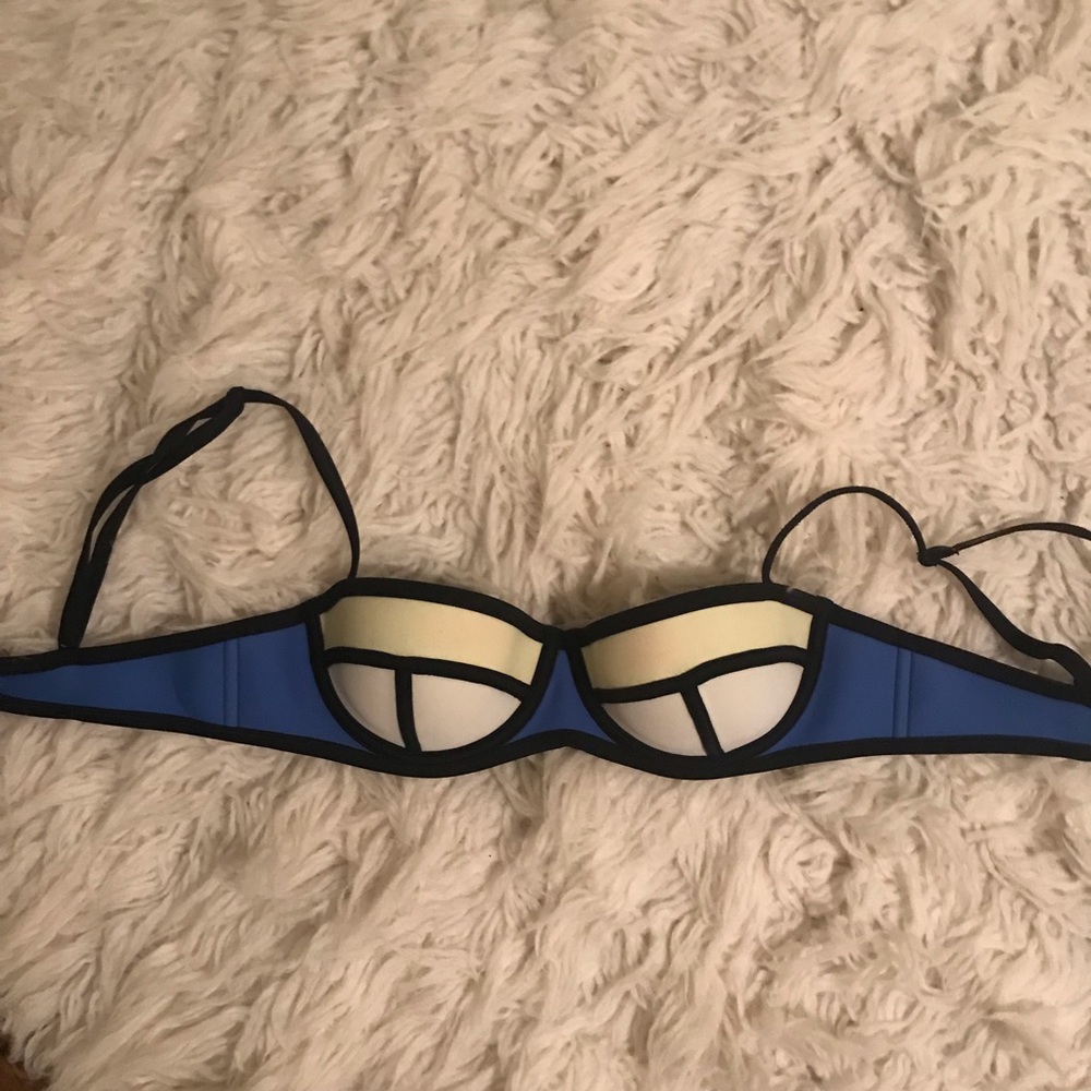 Triangl bikini top